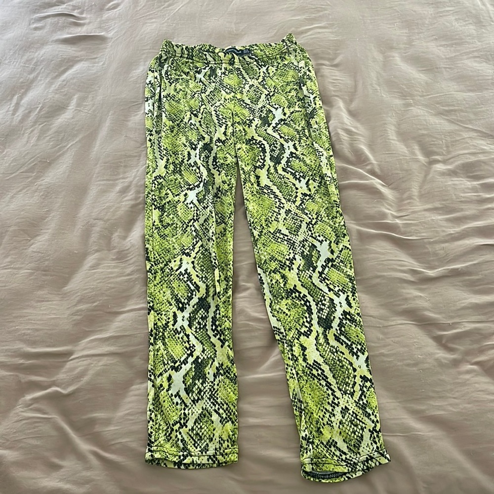 Pretty Little Thing Neon Green Snake Print Leggings